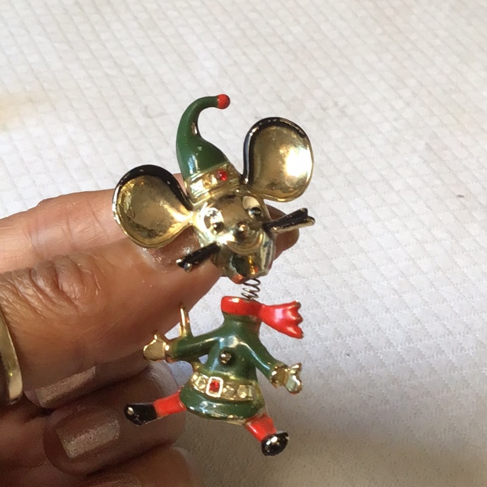 1970’s Bobbing Mouse Christmas Brooch.BJ Beatrix 1975-1983 Spring Neck that Bobs